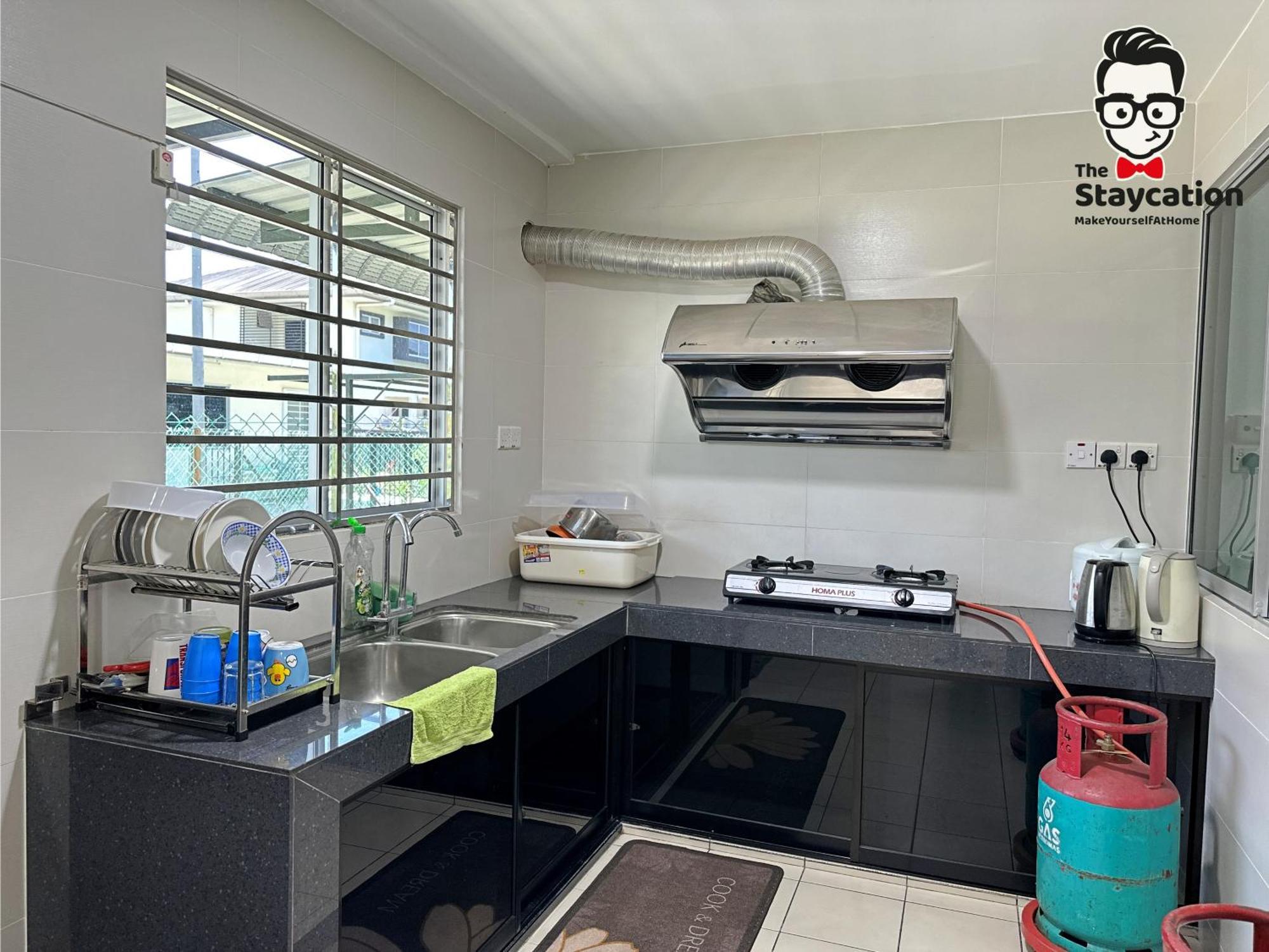 Staycation Homestay 15 Kch City Mall Landed House Kuching Zewnętrze zdjęcie